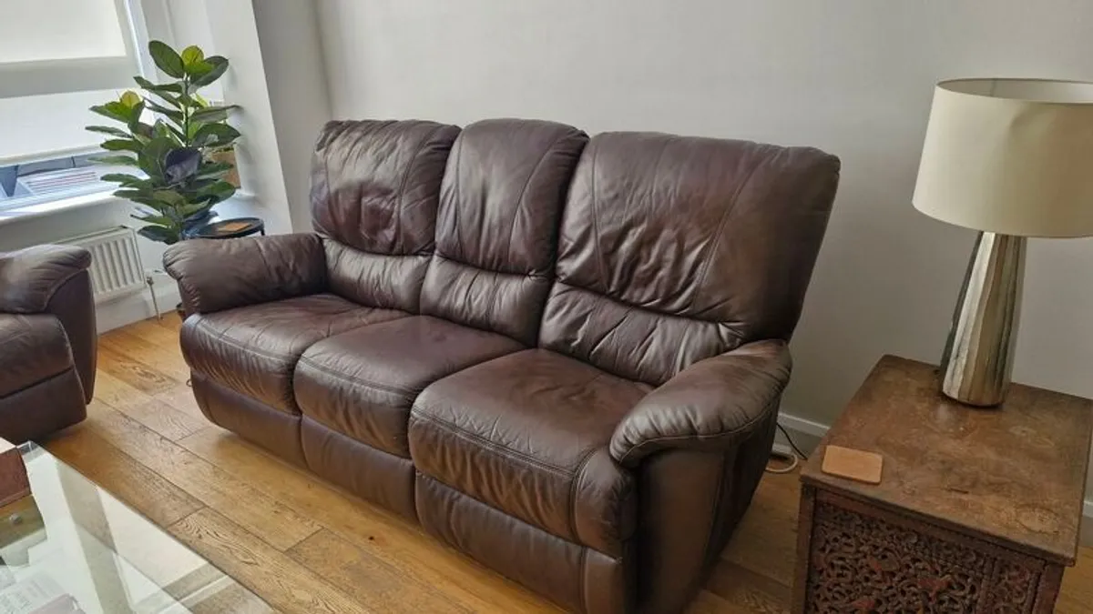 Suite of reclining leather sofas - Image 1