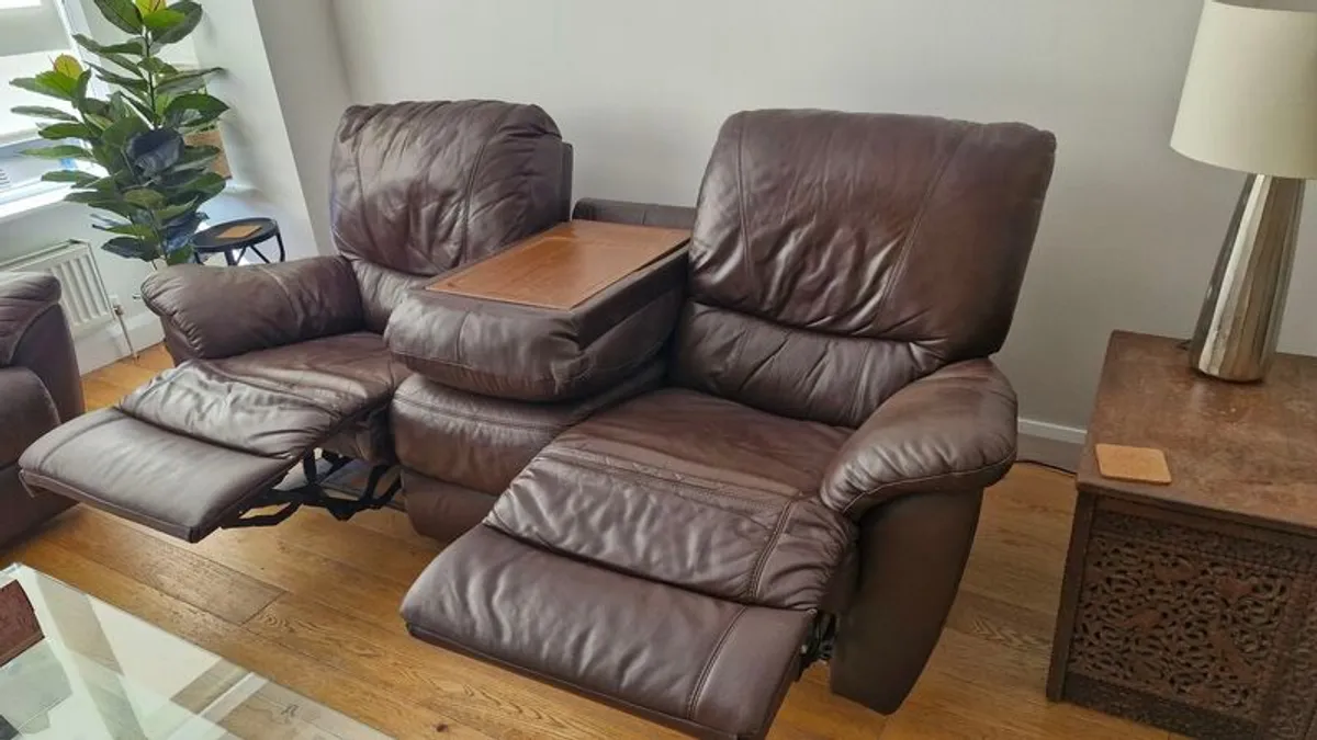 Suite of reclining leather sofas - Image 2