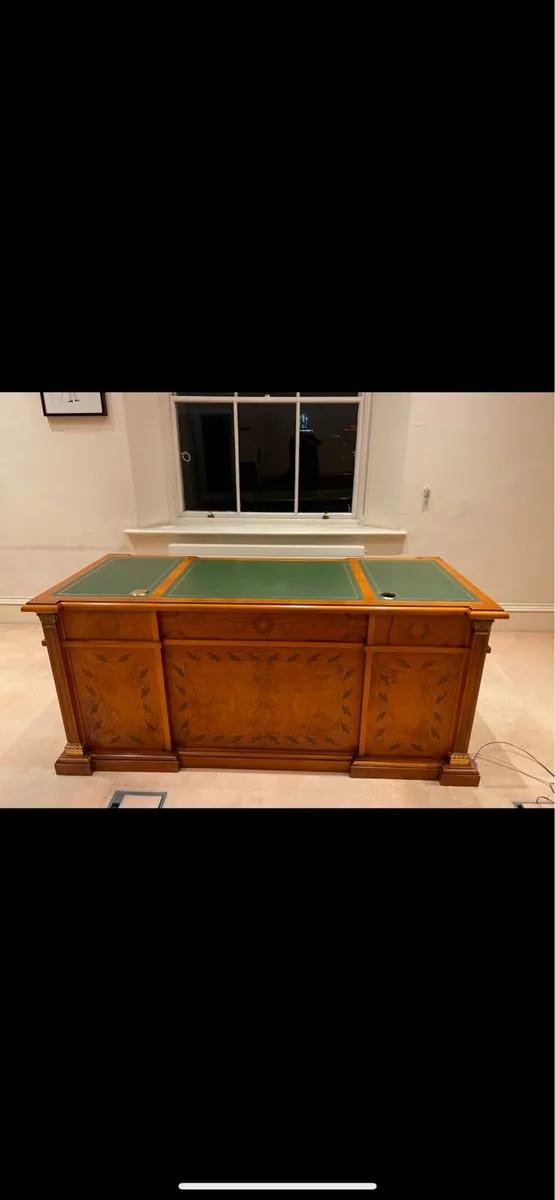 Stunning partners desk - Image 1
