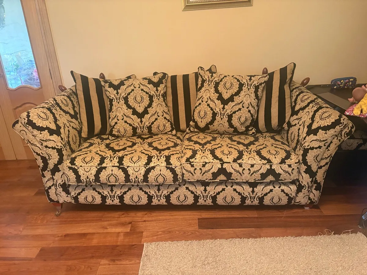 3+2+1 Sofa Suite - Image 1