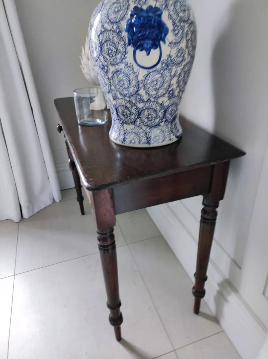 Vintage side table - Image 3