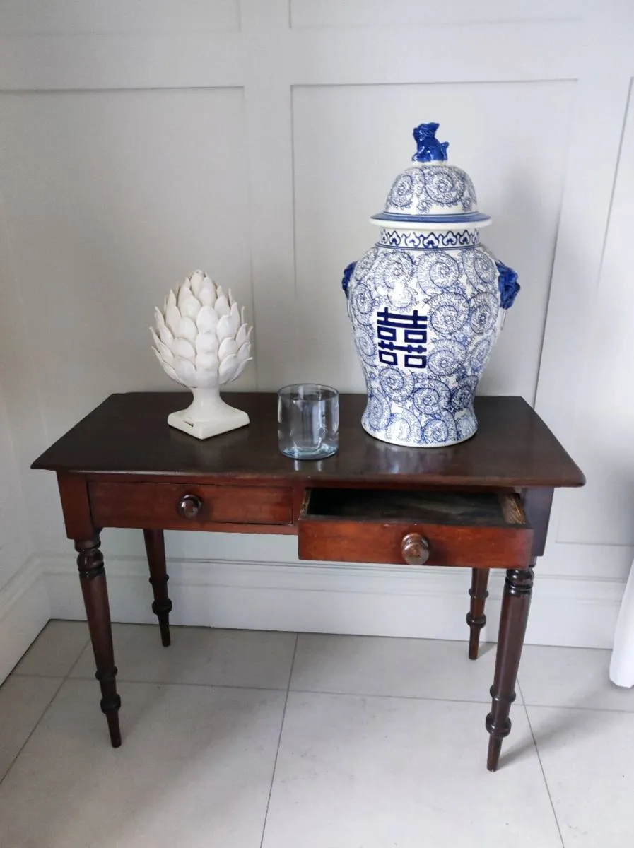 Vintage side table - Image 2