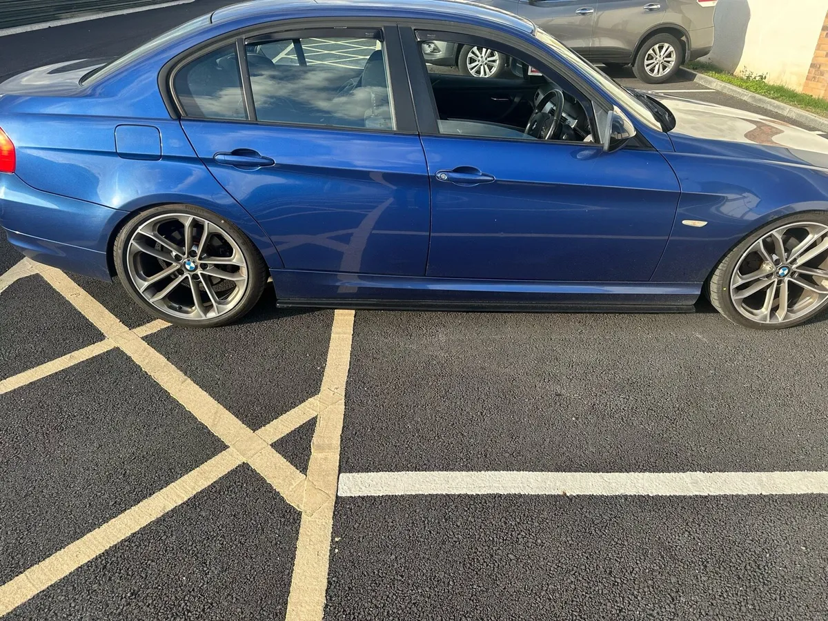 BMW E90 - Image 2