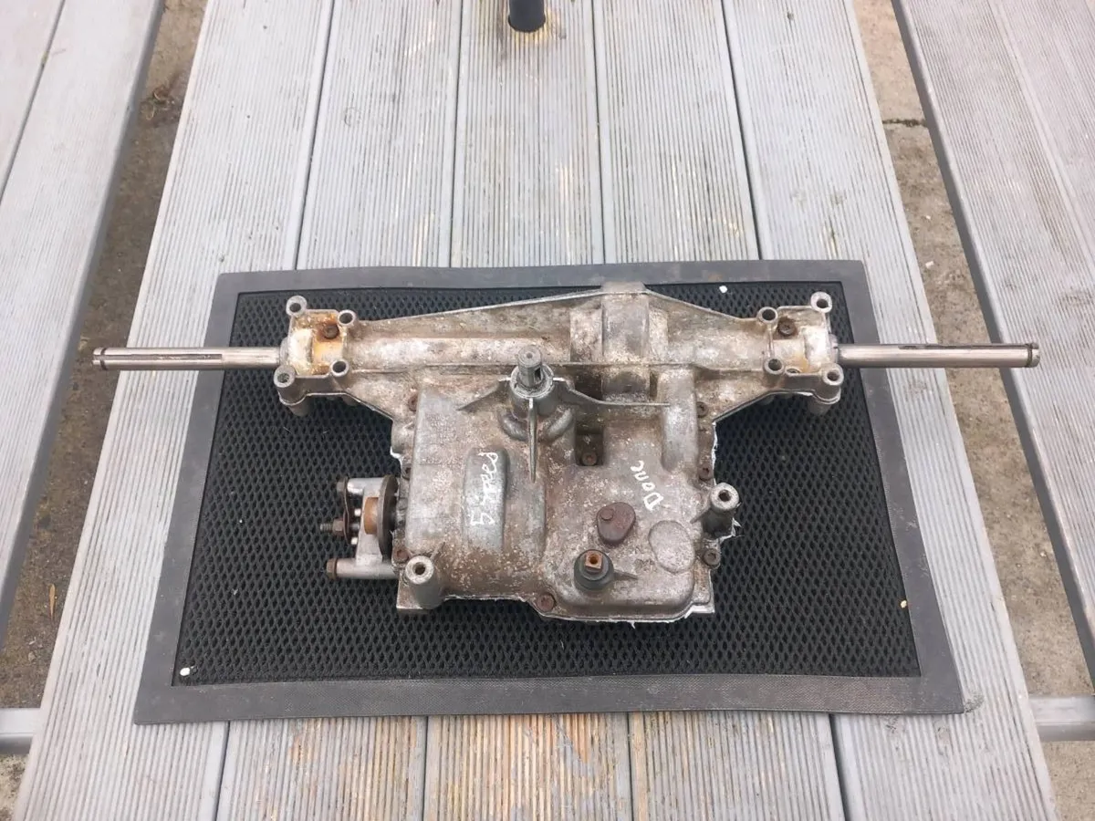 Spicer Dana manual gearbox for sale - Image 1