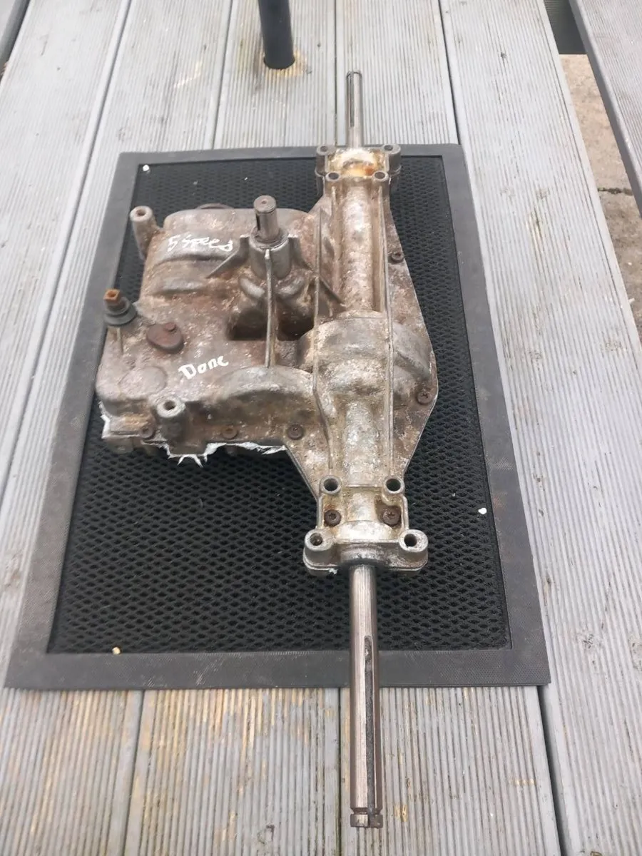 Spicer Dana manual gearbox for sale - Image 2