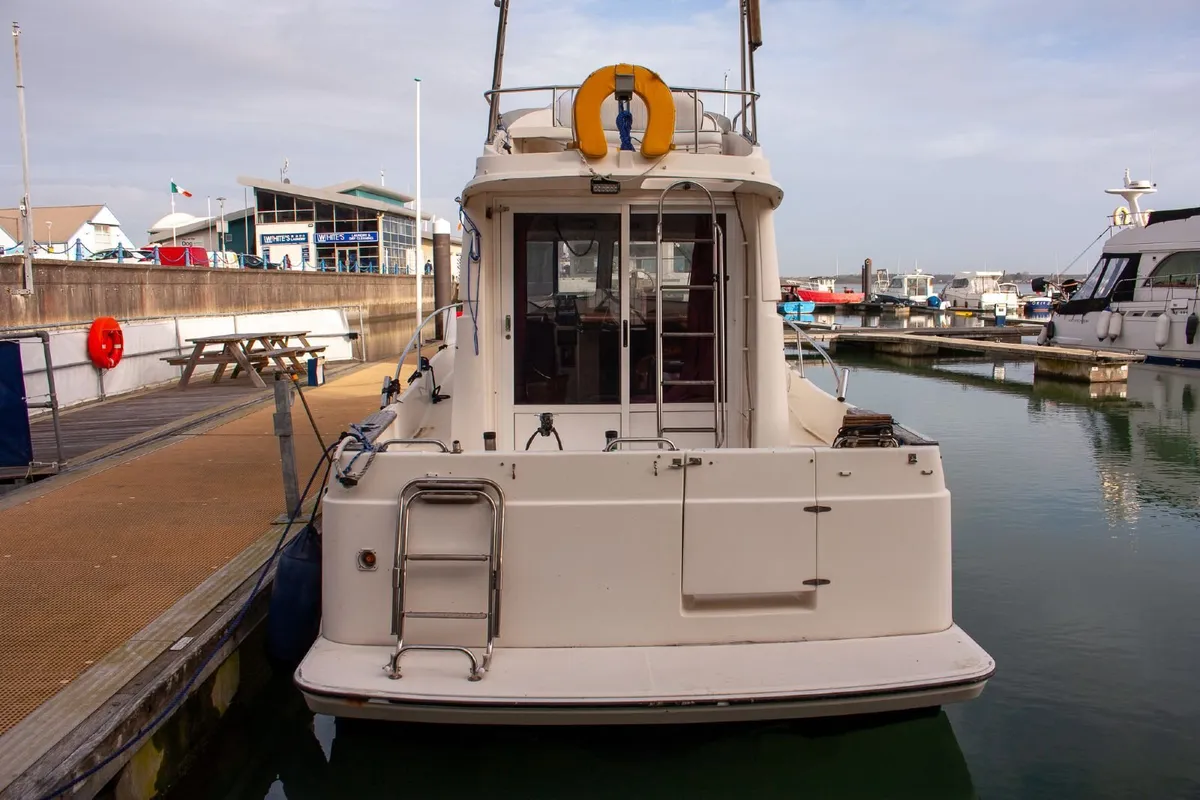 2001 Rodman 800 Flybridge - Image 4