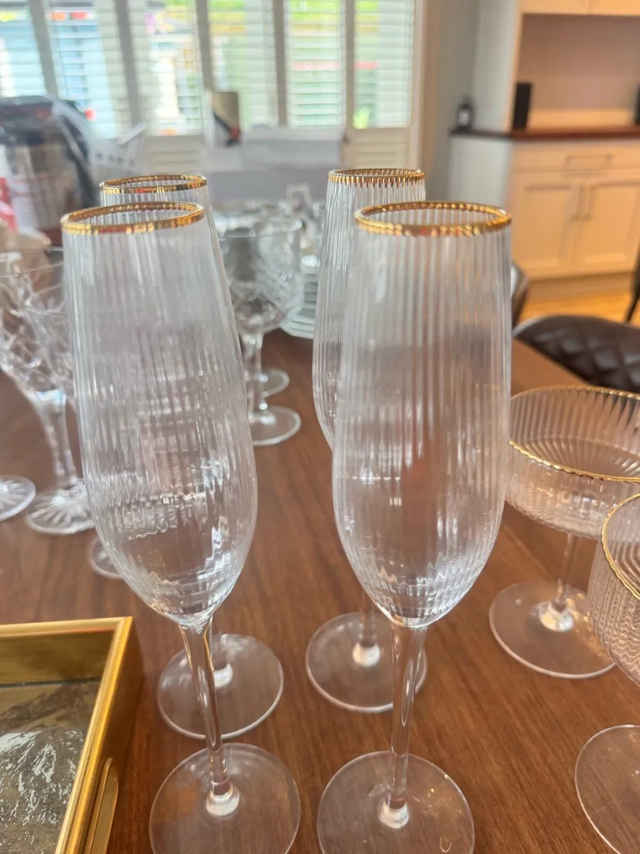 Selection of glasses - Image 1