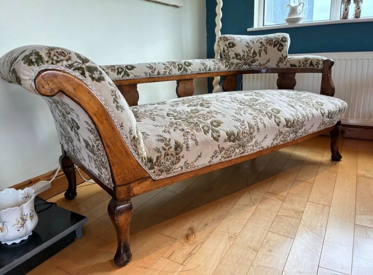 Traditional 3 Piece Chaise Lounge & Armchair Suite - Image 1