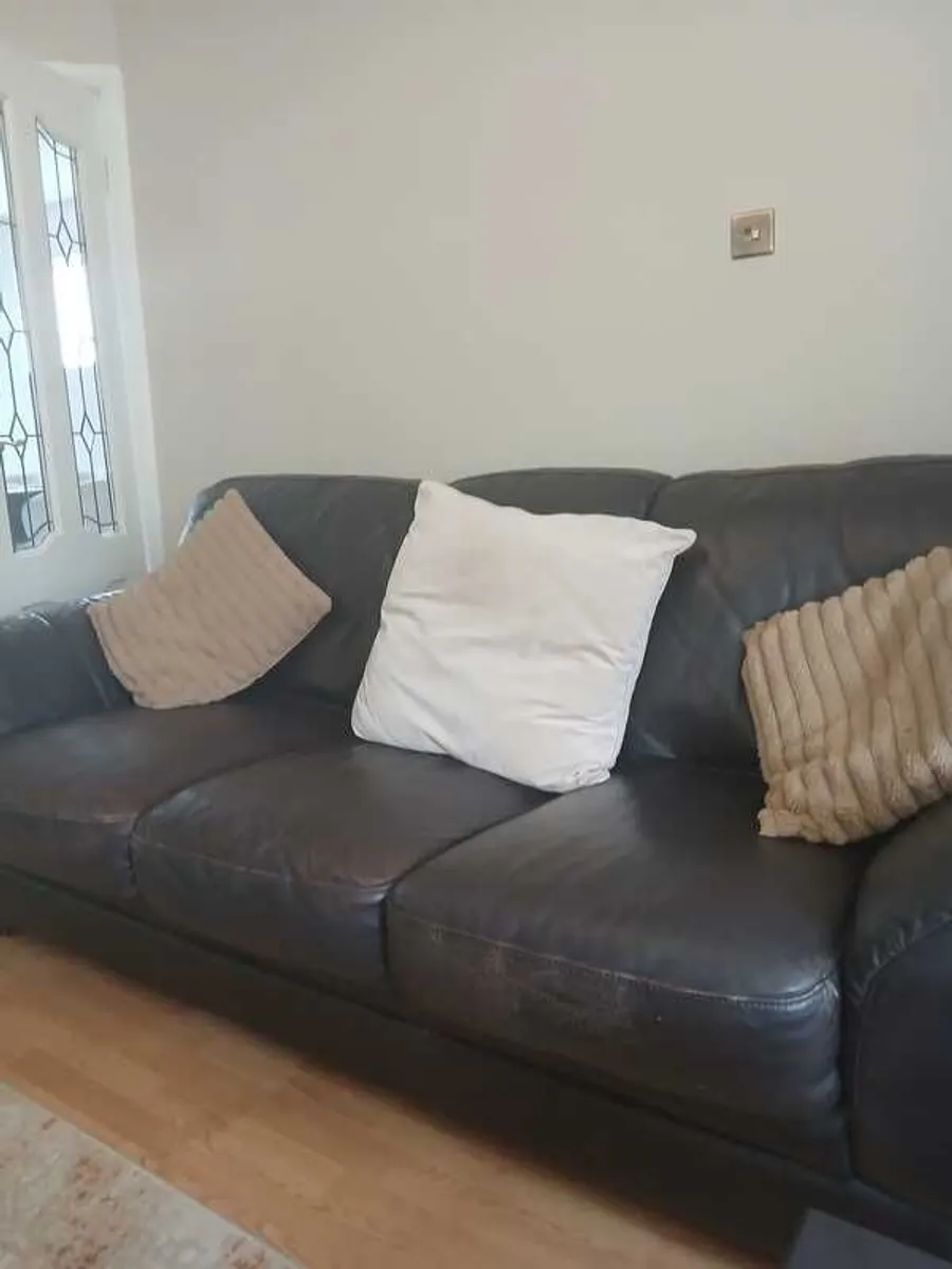 3 &  2 Seater Sofas - Image 2