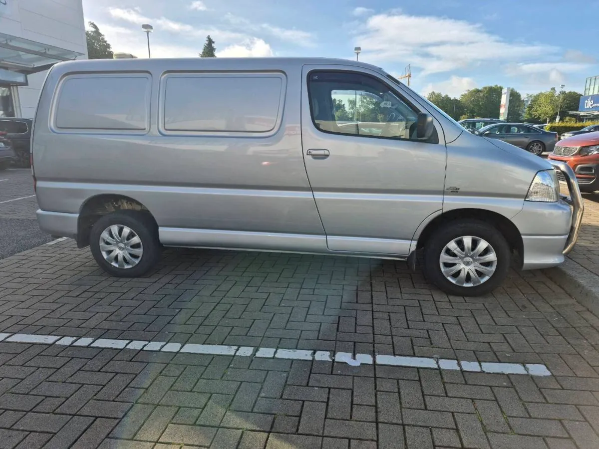 Toyota hiace - Image 4
