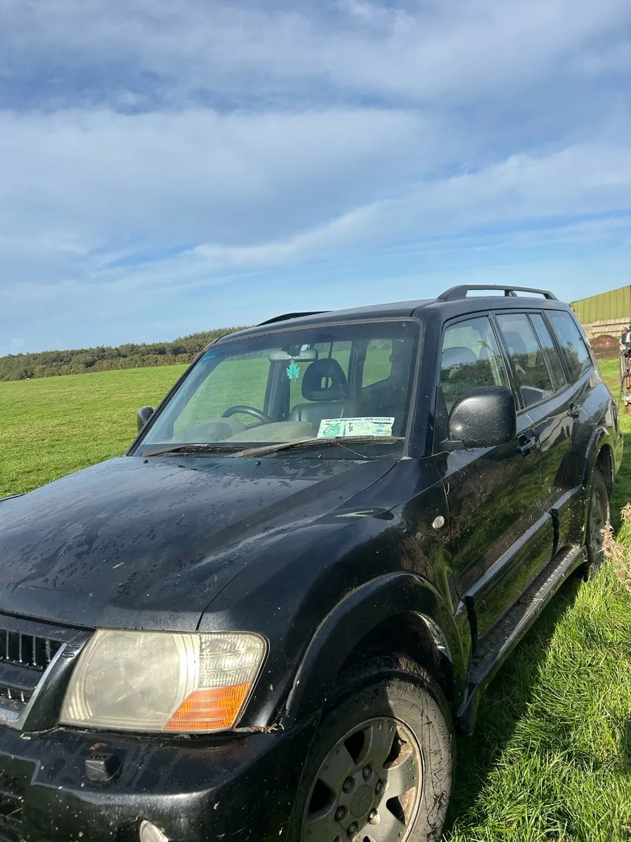 06 Mitsubishi Pajero - Image 3