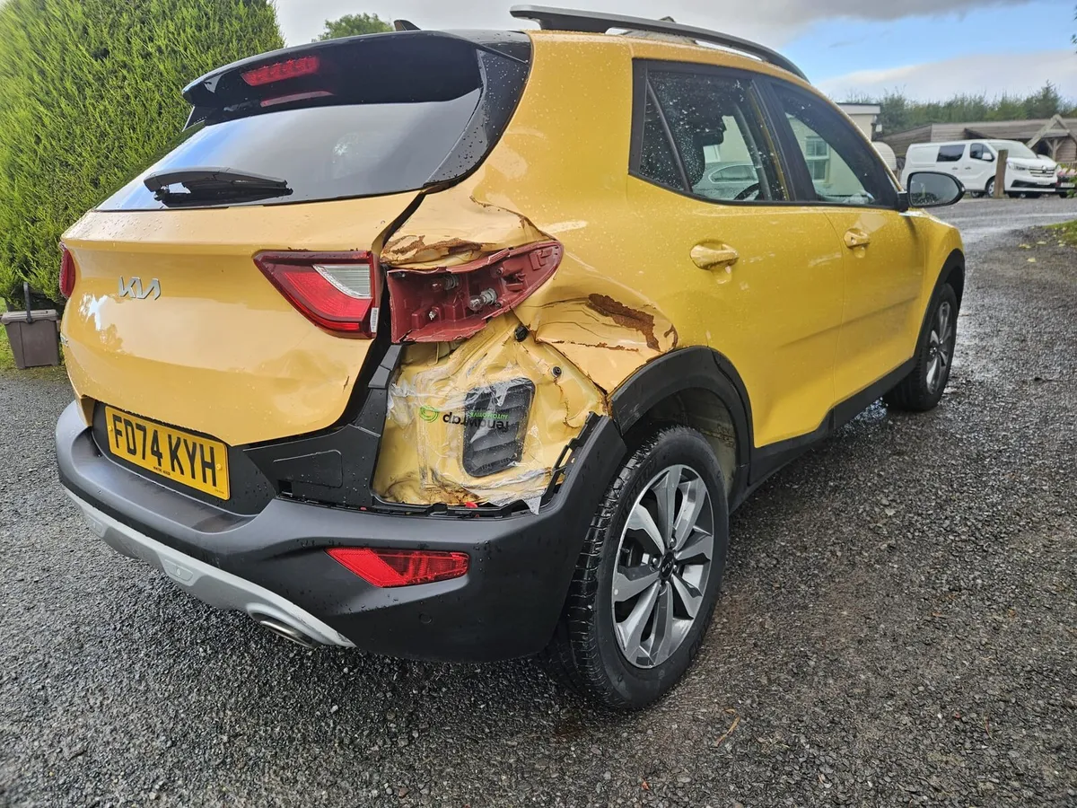 2025 Kia Stonic 2 - Image 2