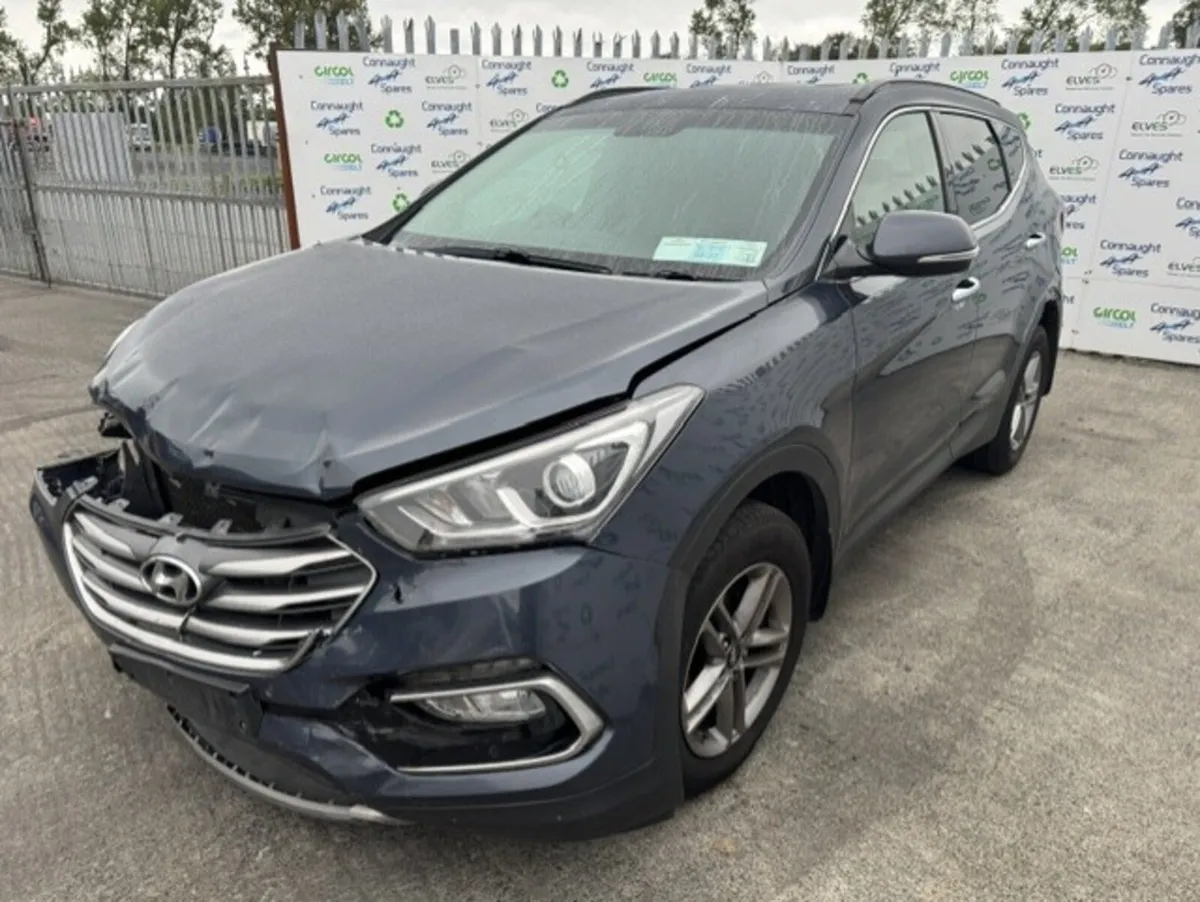 2017 SANTA FE 2.2D MAN 4WD JUST IN FOR BREAKING - Image 2