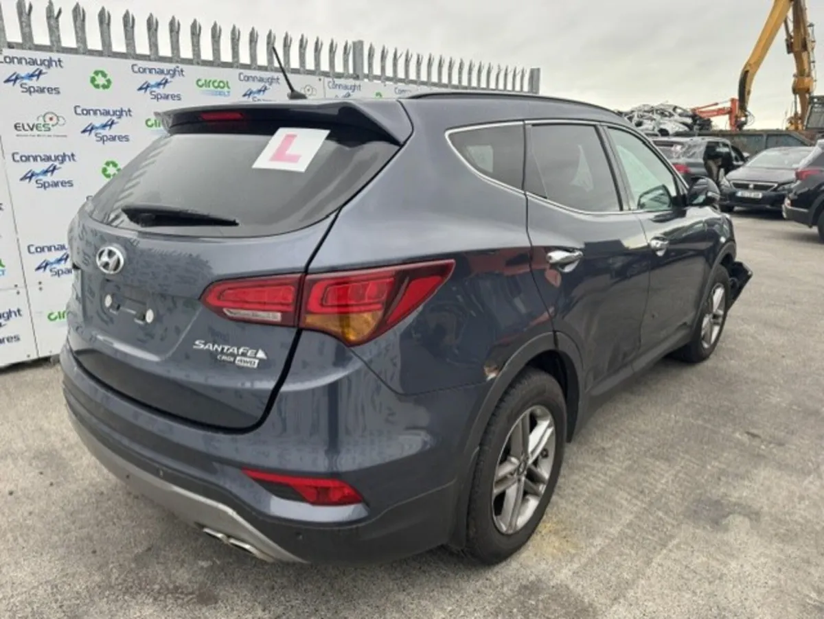 2017 SANTA FE 2.2D MAN 4WD JUST IN FOR BREAKING - Image 4