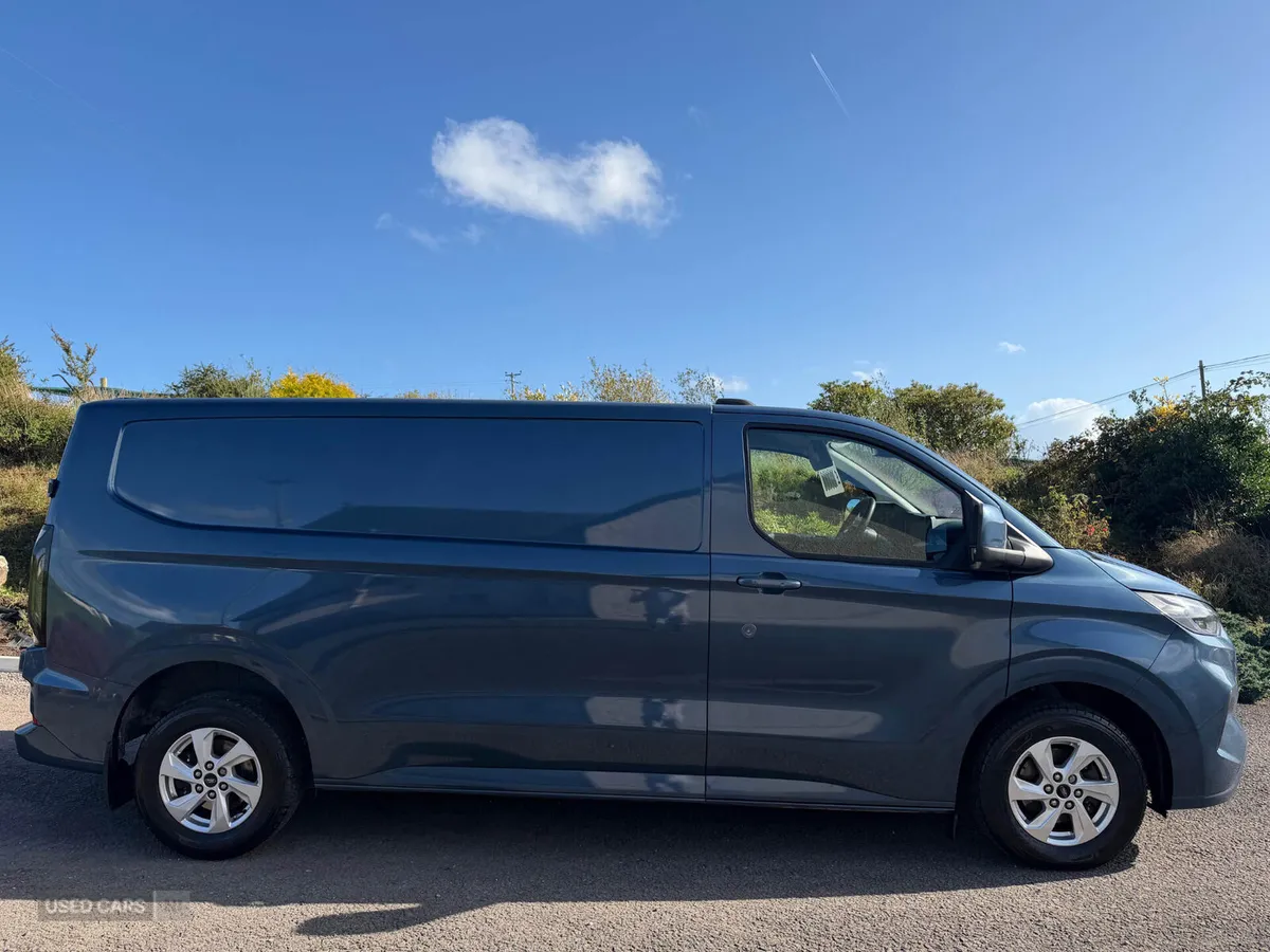 Ford Transit Custom 320 L2 DIESEL FWD - Image 2