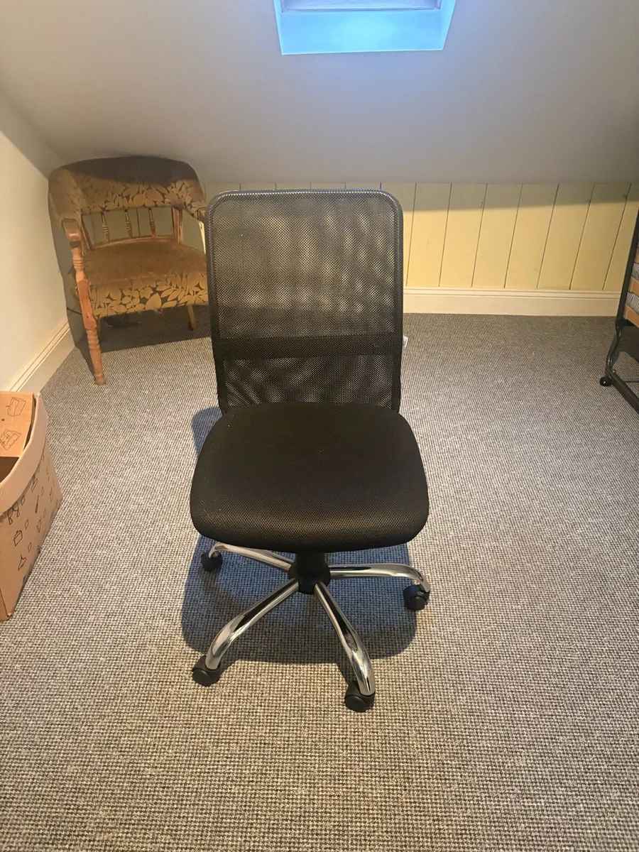 Office chair swivel