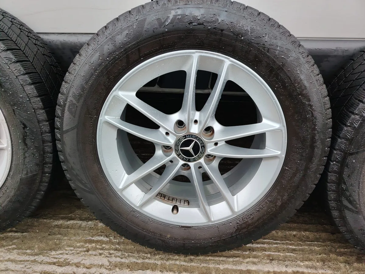 Mercedes alloy wheels - Image 2