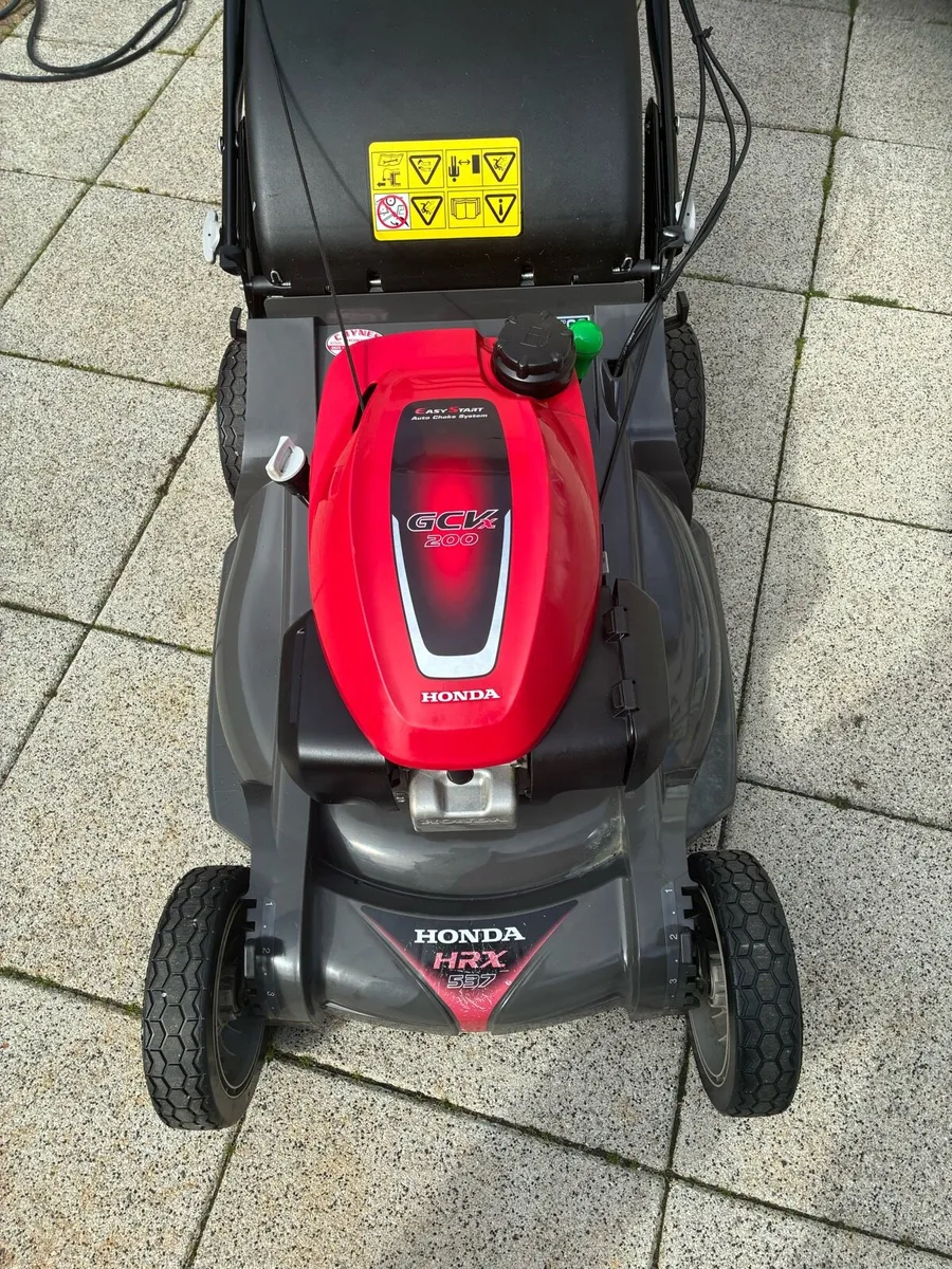 Lawn mower - Image 2