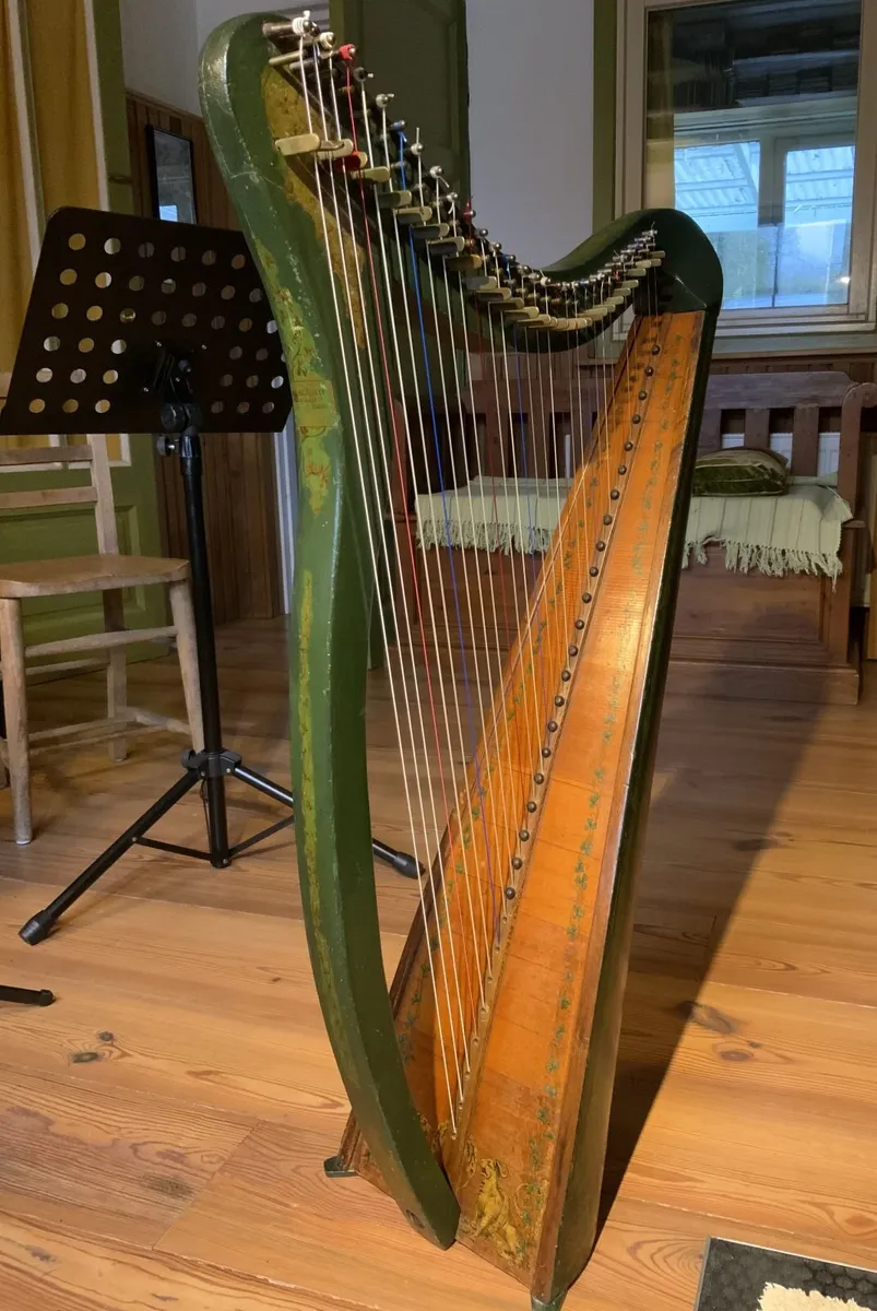 Harp 30 strings, antique. ready to play - Image 1