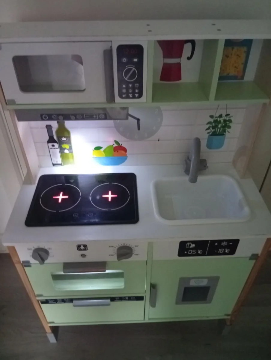 Luxury Kids Play Kitchen - Image 2
