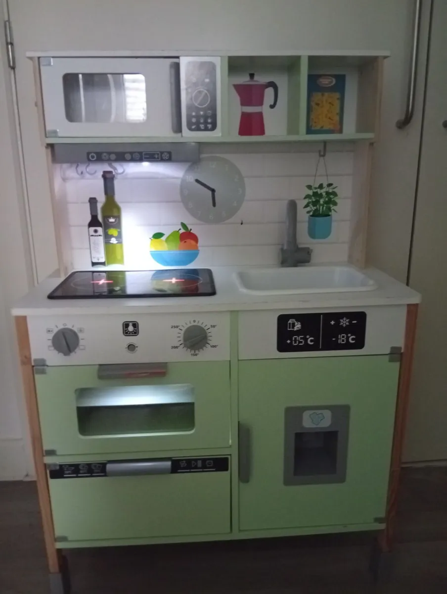 Luxury Kids Play Kitchen - Image 4