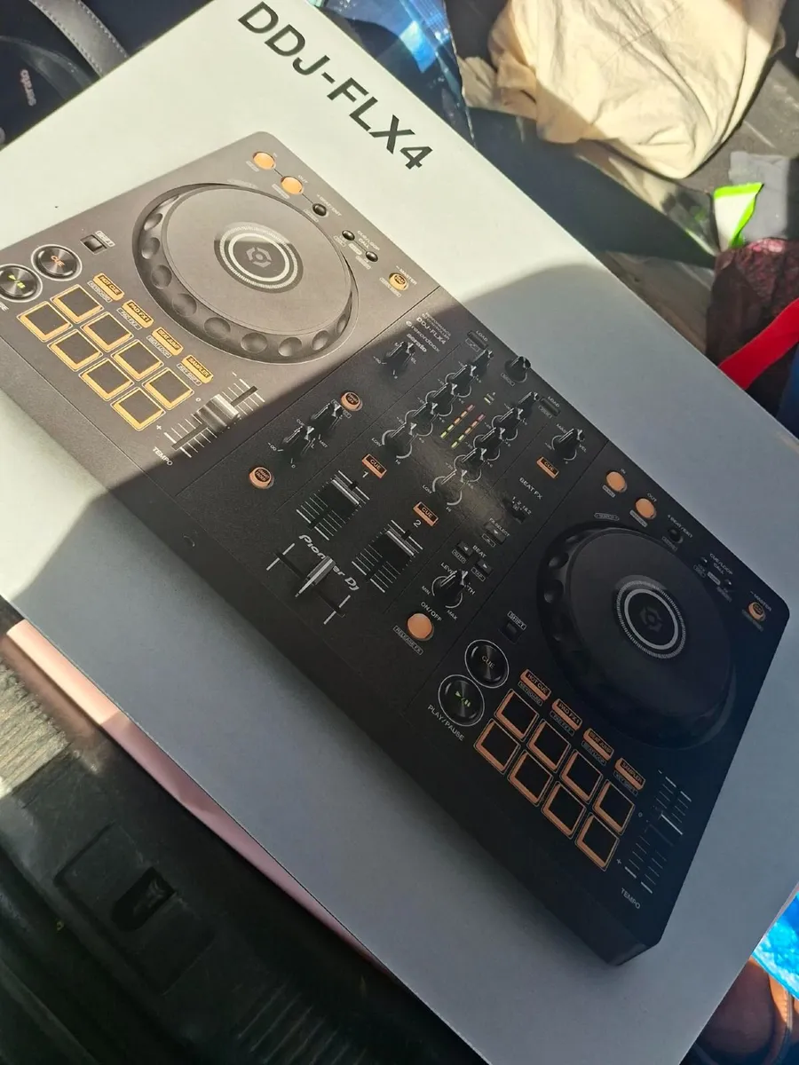 Pioneer DDJ - flx4 controller - Image 1