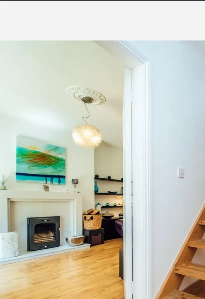 Beautiful Contemporary centre light fitting & side - Image 1