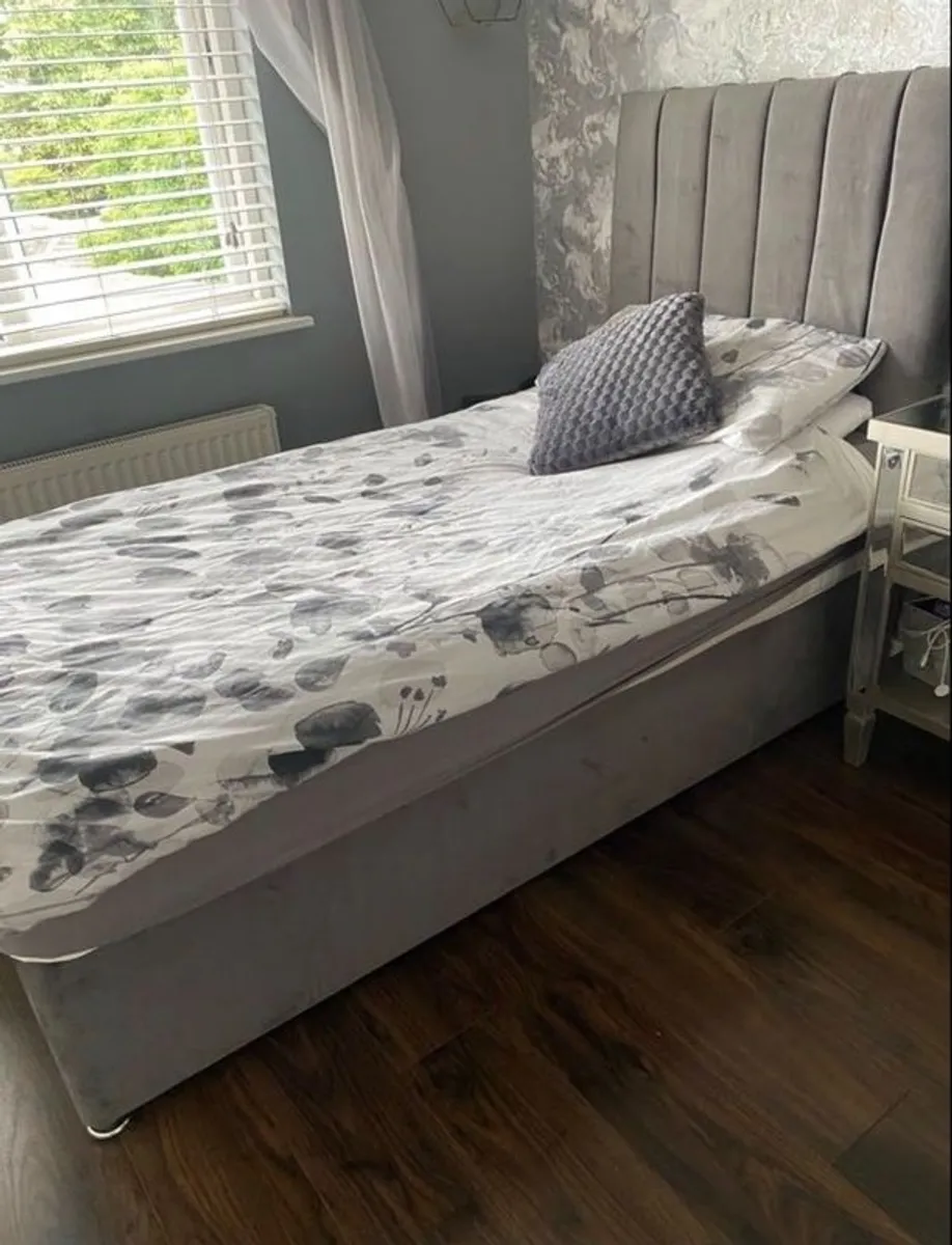 Single bed - Image 2