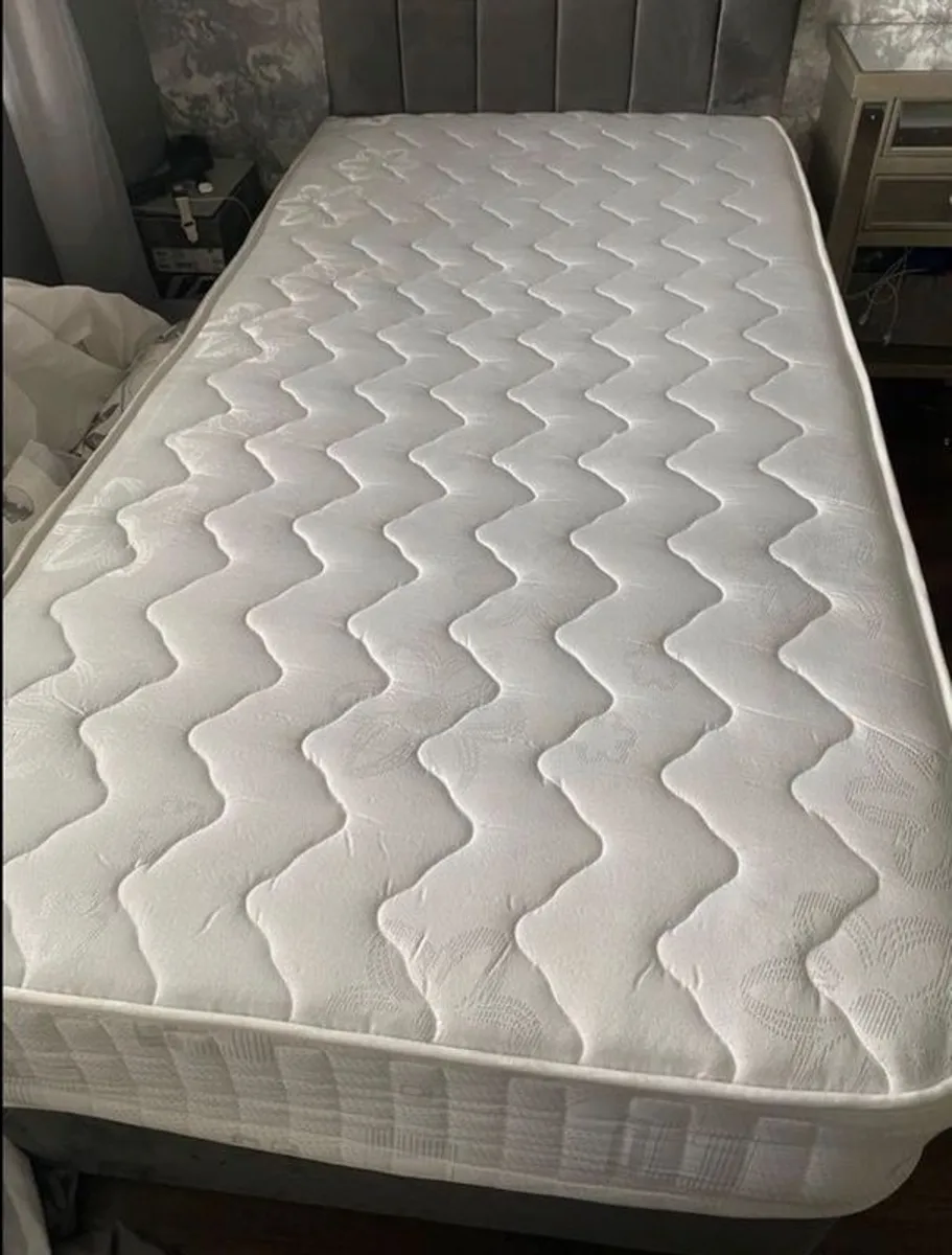 Single bed - Image 3