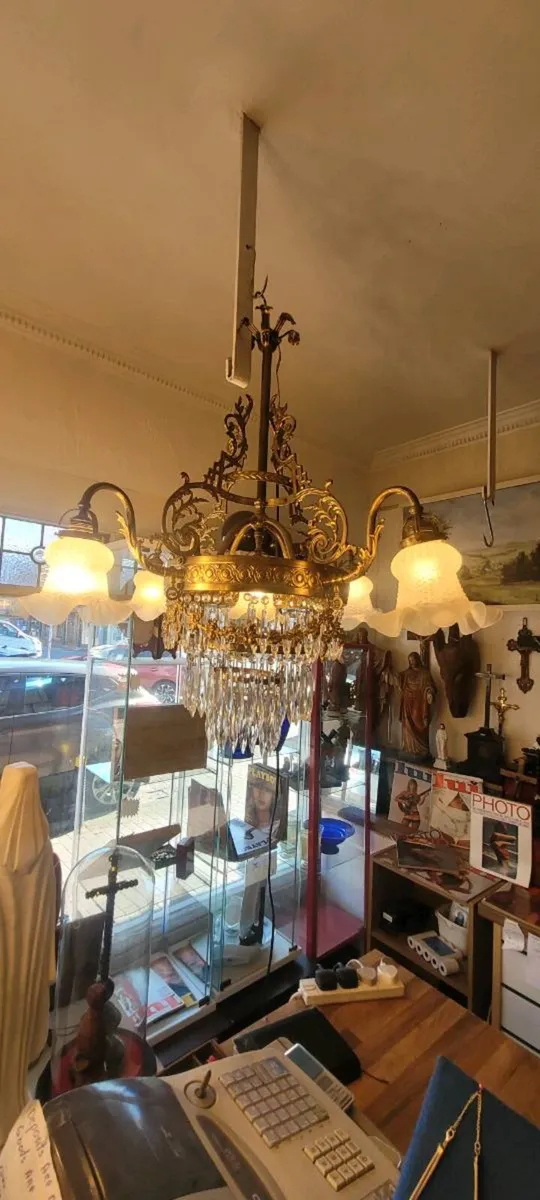 Victorian large chandalier