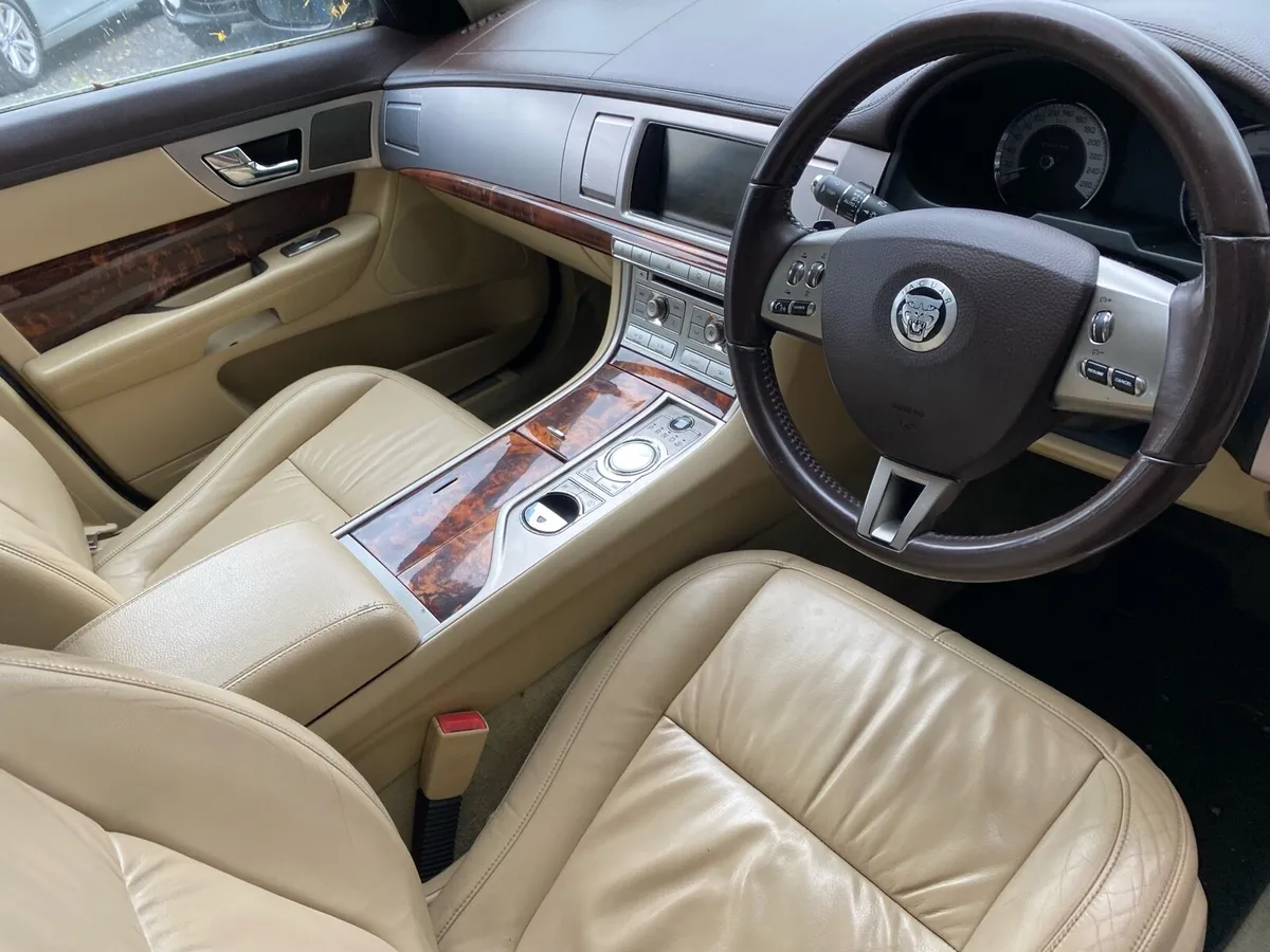 Jaguar XF diesel - Image 3