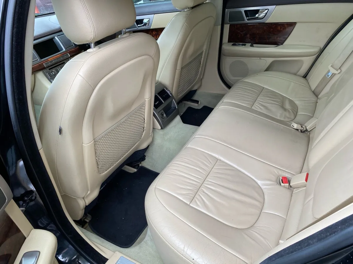 Jaguar XF diesel - Image 4