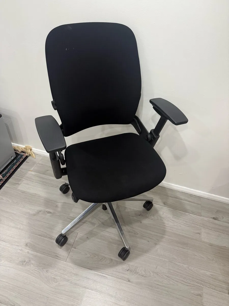 Steelcase Leap V2 Office Chair - Image 1