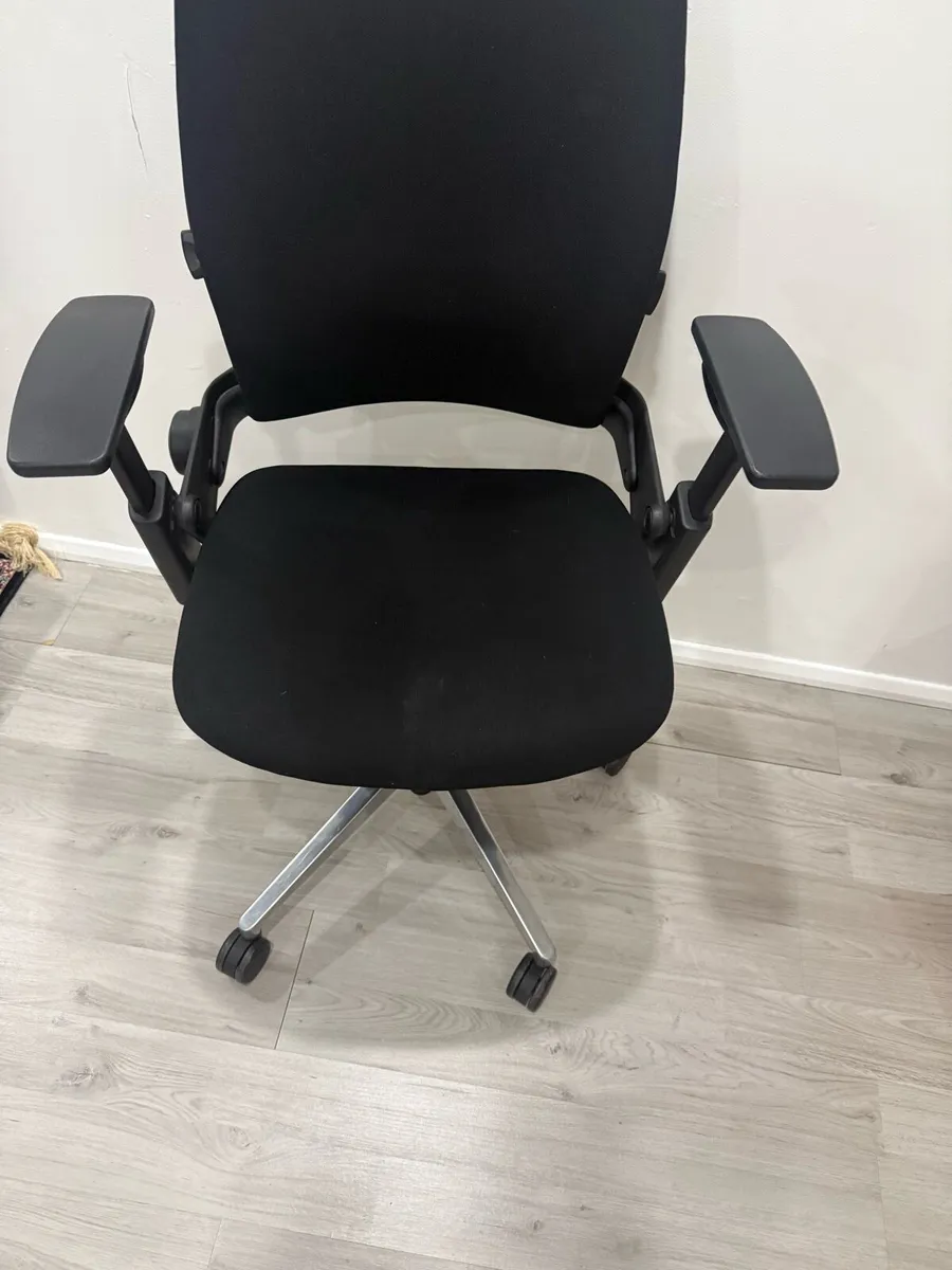 Steelcase Leap V2 Office Chair - Image 3