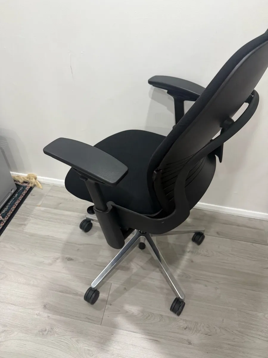 Steelcase Leap V2 Office Chair - Image 4