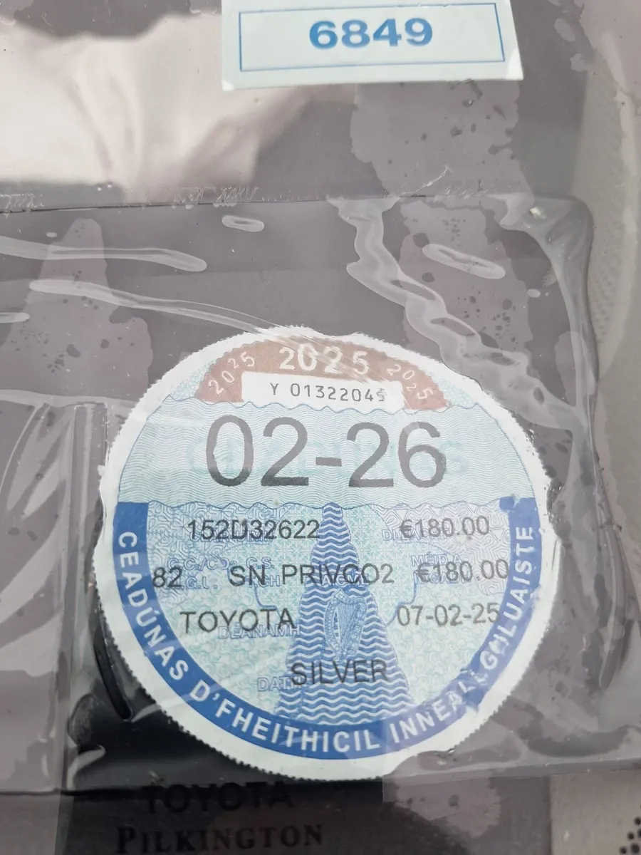Toyota Yaris Hybrid 2015 Damaged frontal - Image 3