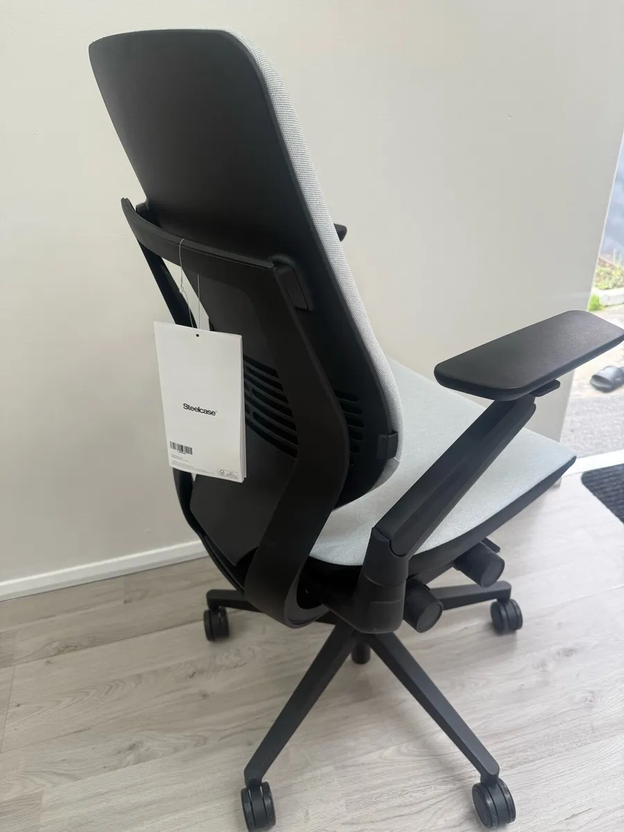 Steelcase Gesture Office Chair brand new - Image 3