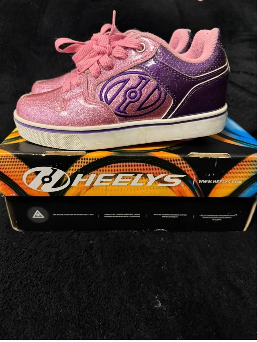 Heelys skates - Image 1