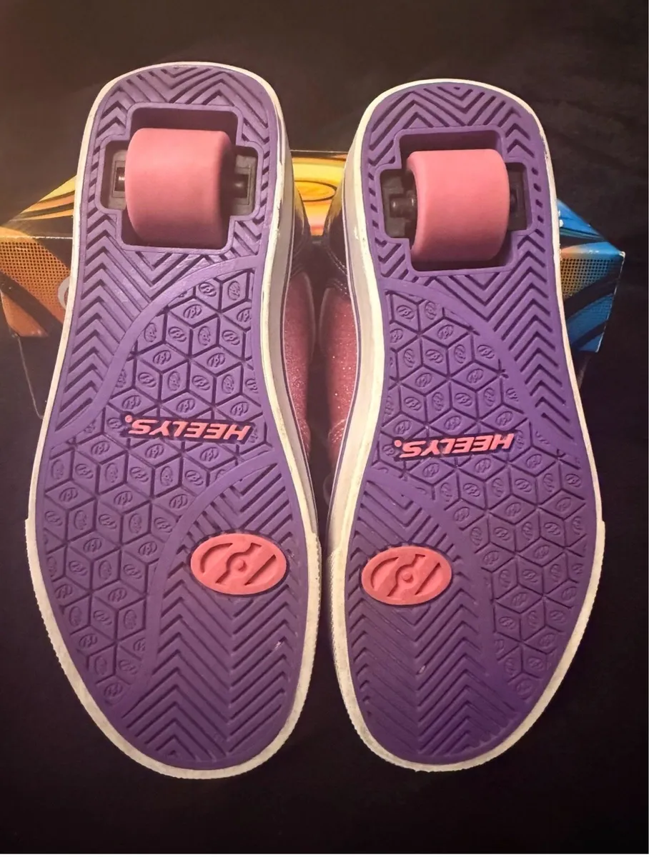 Heelys skates - Image 2