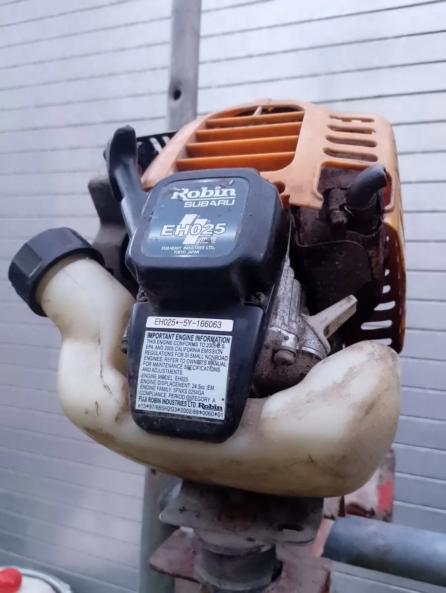 Robin EH025 engine  2 stroke - Image 3