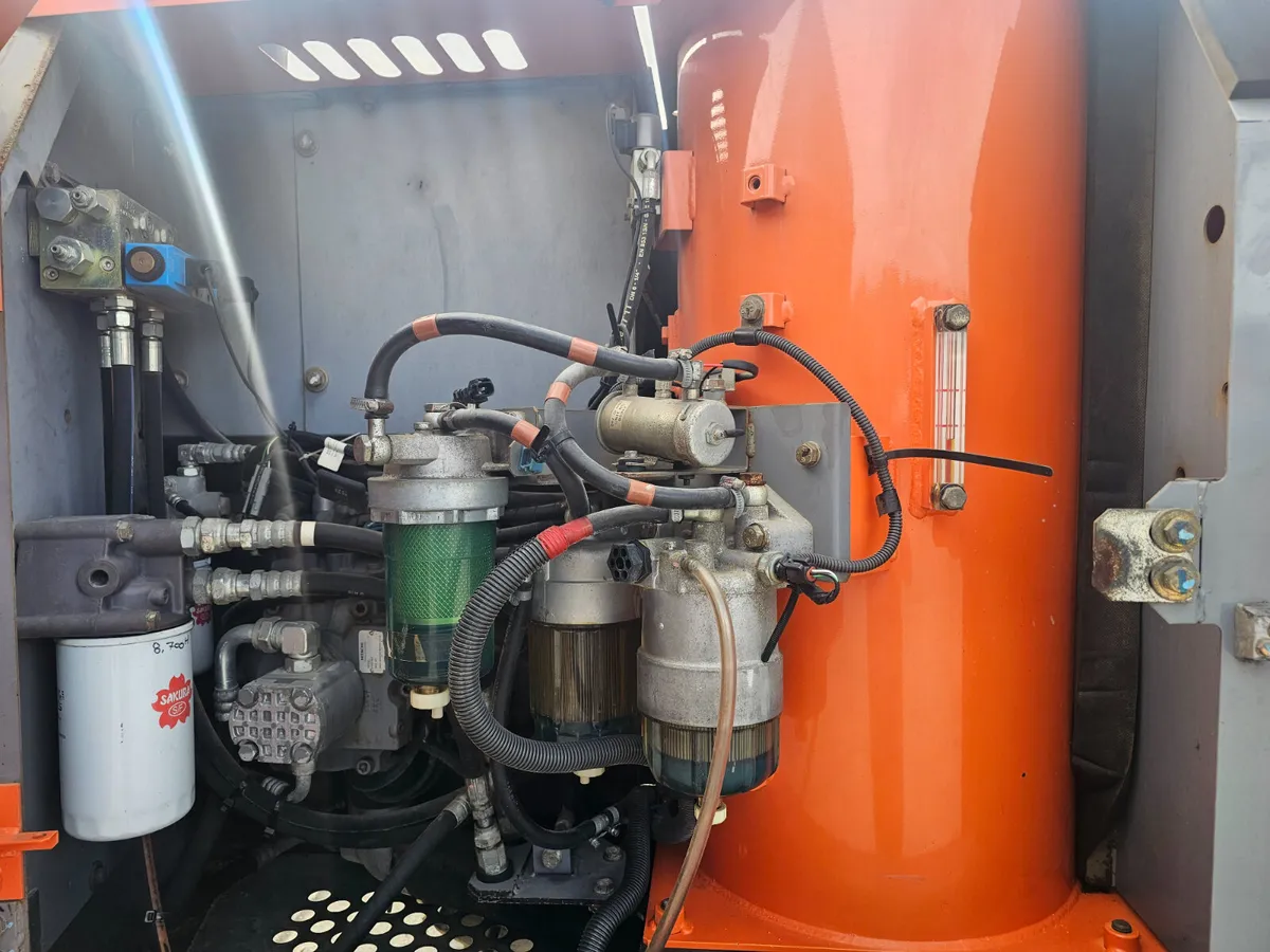 Hitachi zx130-5 - Image 4