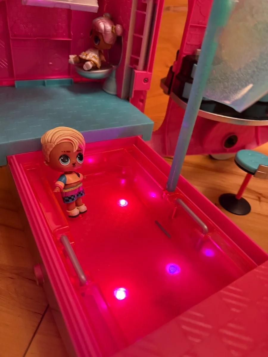 lol doll 4 in one glamper van - Image 4