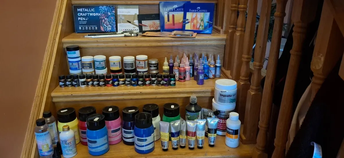 Art supplies - Image 1