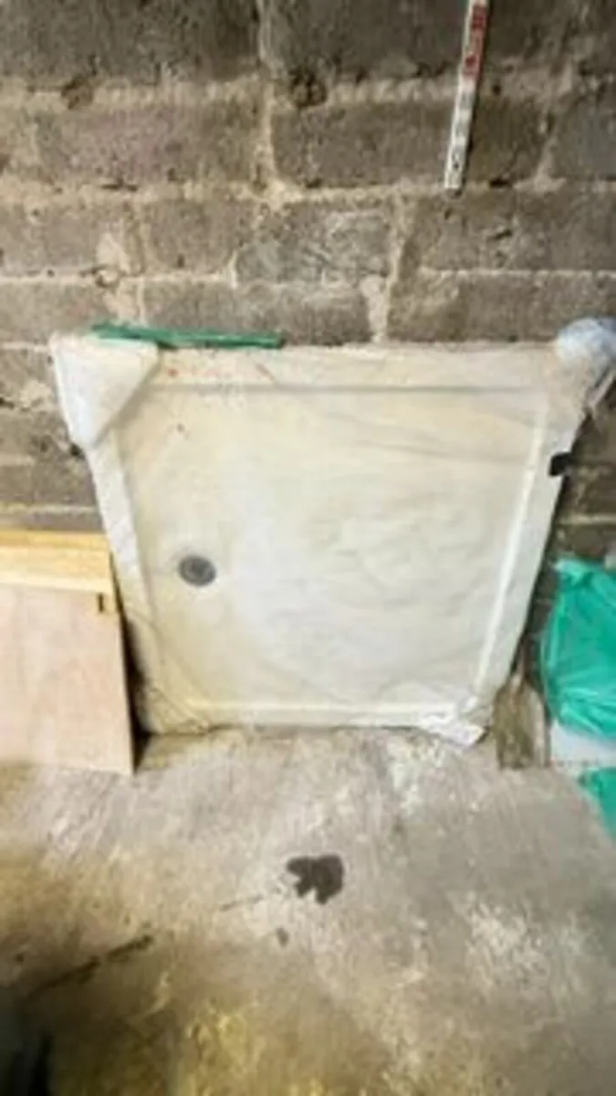 3 sets of Glass Shower doors and a Tray - Job Lot - Image 4