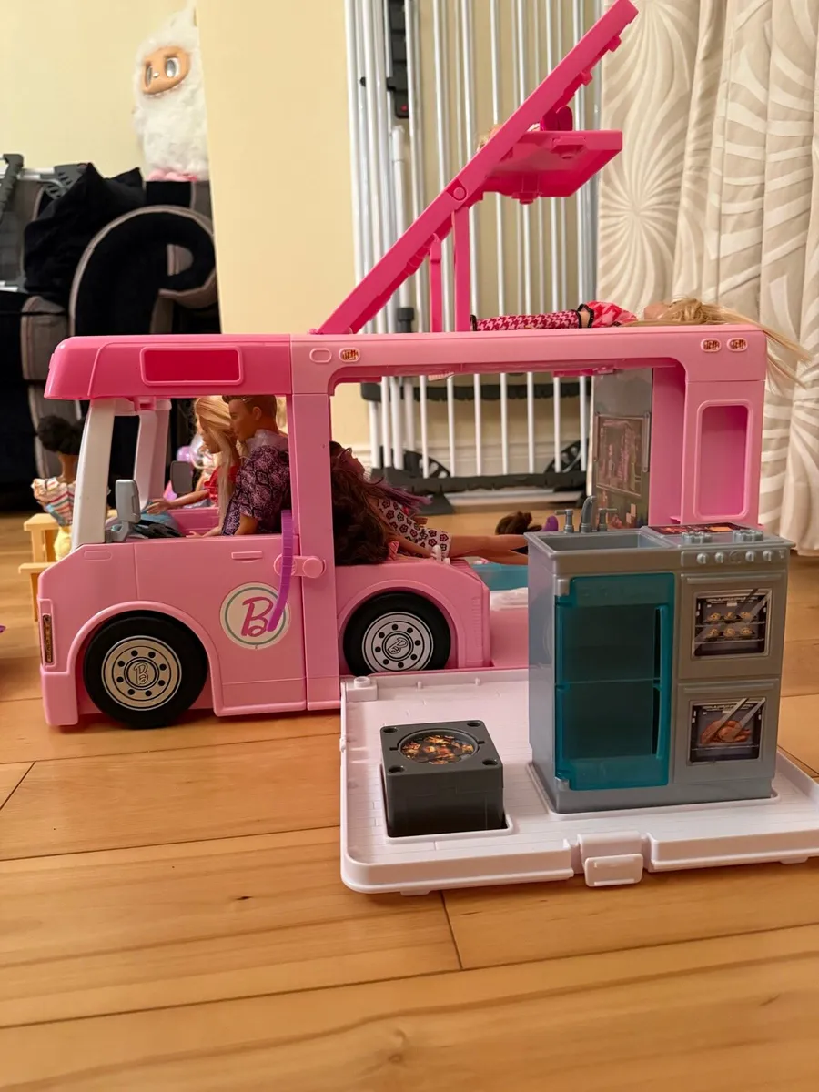 Barbie 3-in-1 DreamCamper & Camping Playset - Image 2