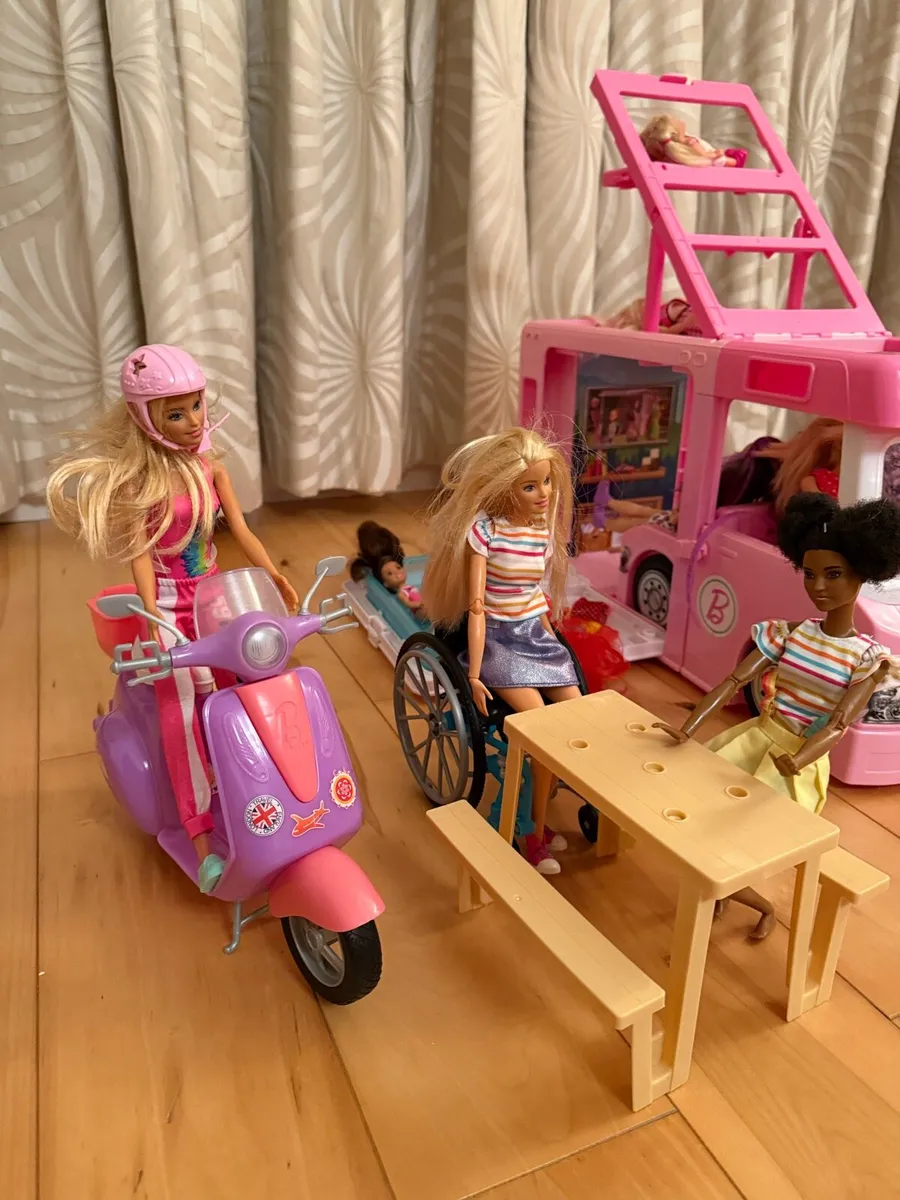 Barbie 3-in-1 DreamCamper & Camping Playset - Image 3