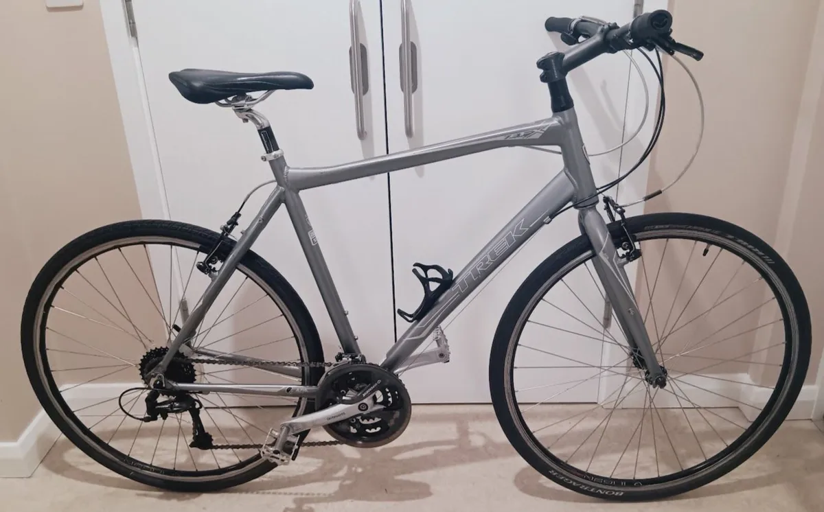XL trek road bike in great working condition - Image 1