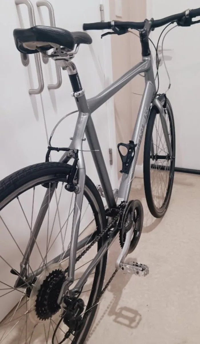 XL trek road bike in great working condition - Image 2