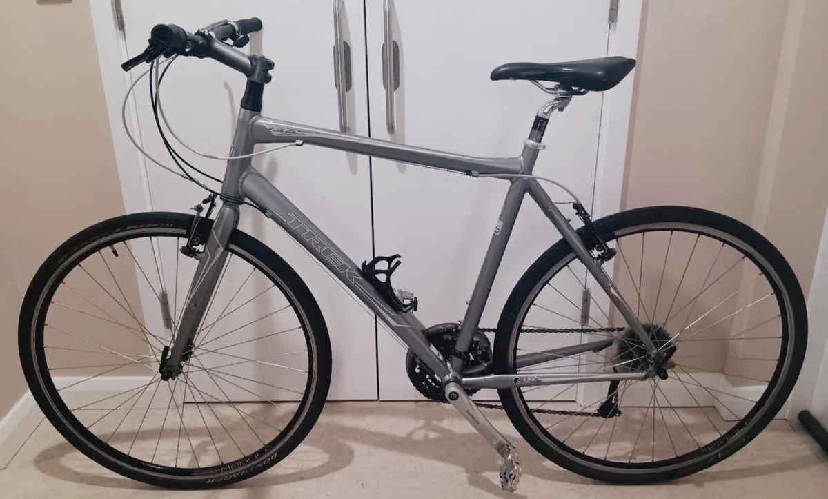 XL trek road bike in great working condition - Image 3
