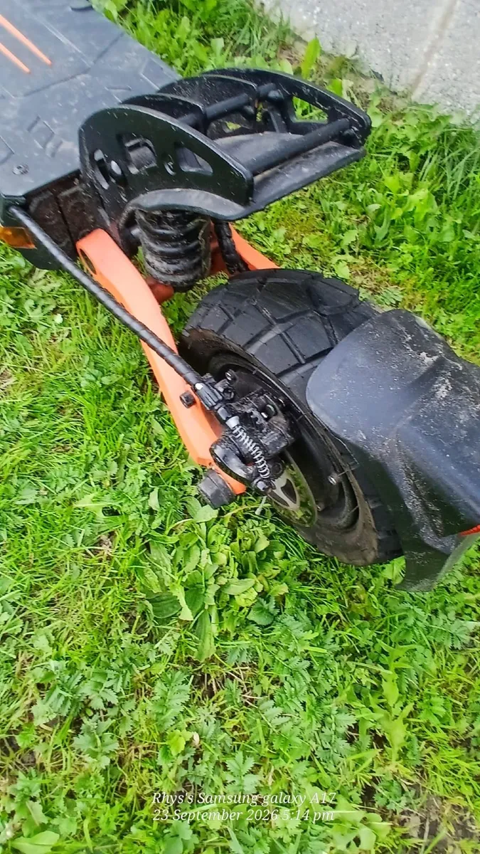 Electric scooter - Image 3